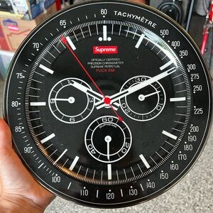 Supreme watch face serving plate